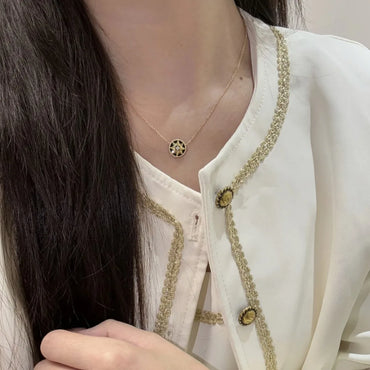 Collier Élégance Noire – Pendentif agate noire plaqué or 18K