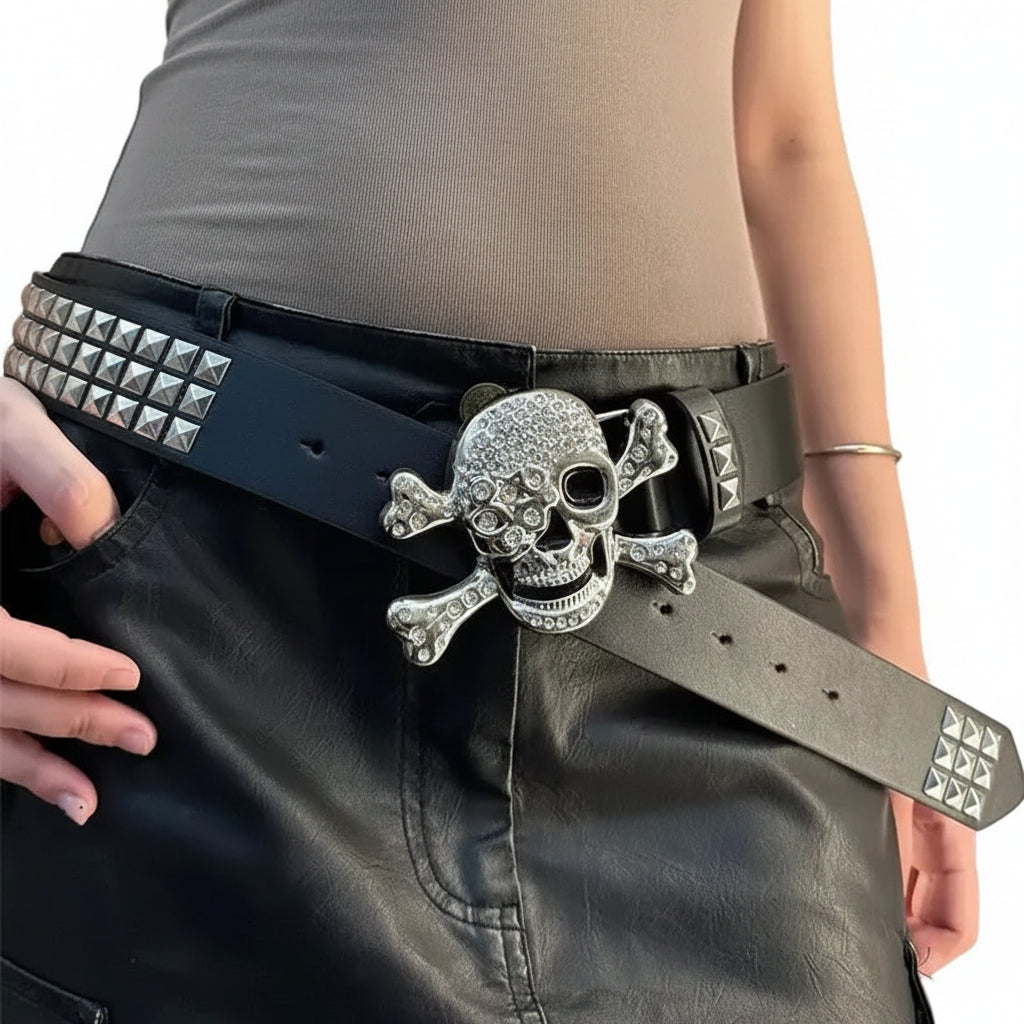 Ceinture à boucle tête de mort argentée pour femme