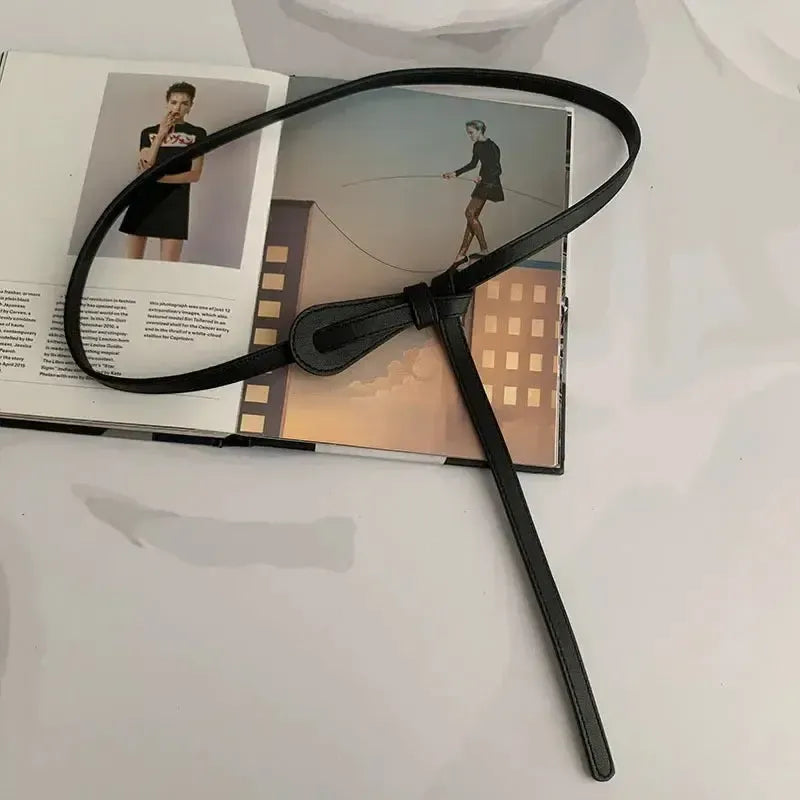 Ceinture fine en cuir pour femme avec nœud à nouer