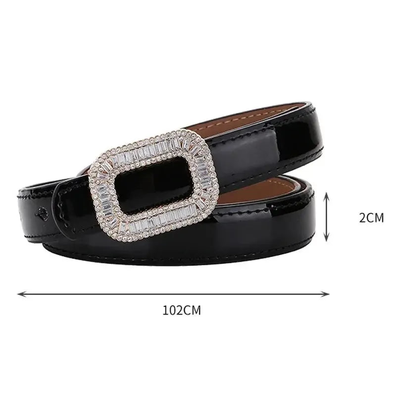 Ceinture fine en cuir vernis avec boucle strass