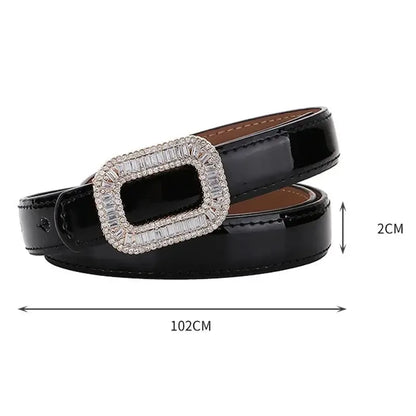 Ceinture fine en cuir vernis avec boucle strass