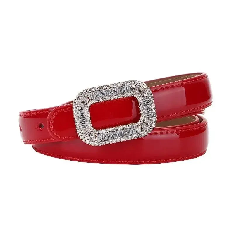 Ceinture fine en cuir vernis avec boucle strass