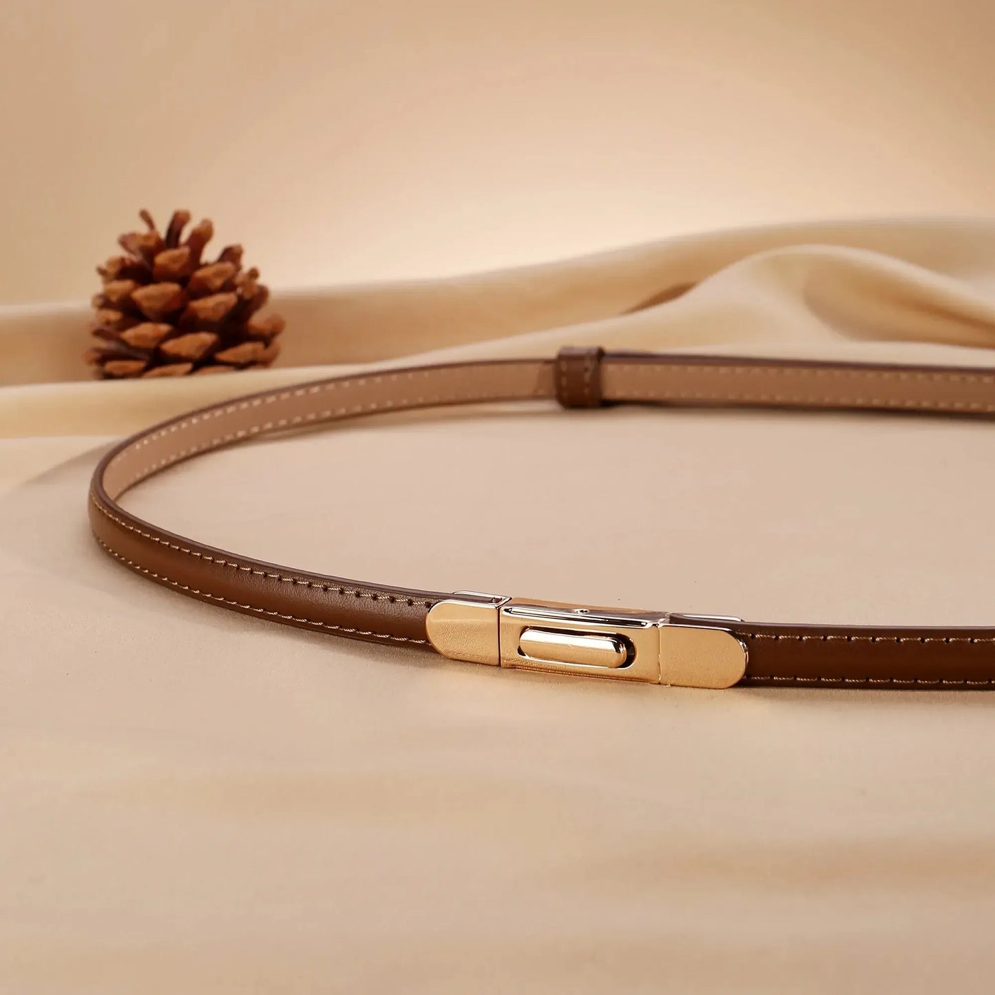 Ceinture fine femme – Réglable avec boucle dorée