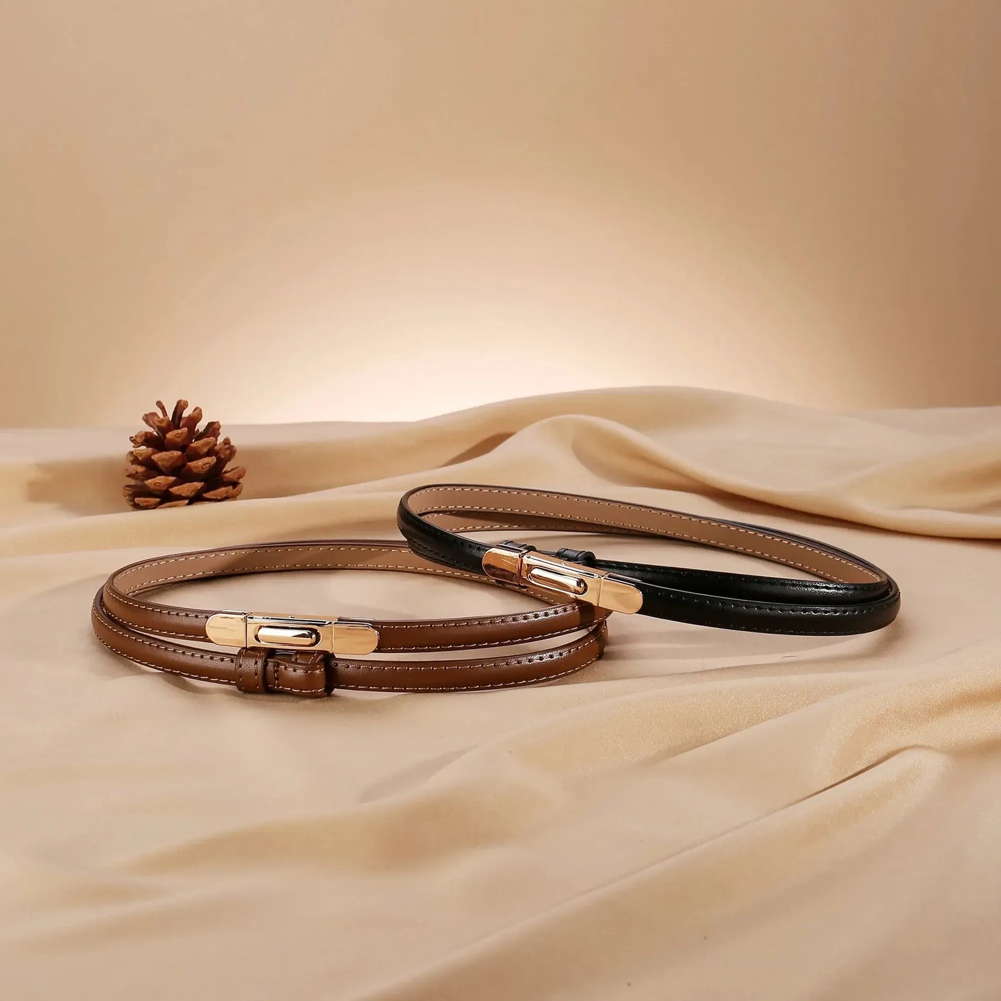 Ceinture fine femme – Réglable avec boucle dorée