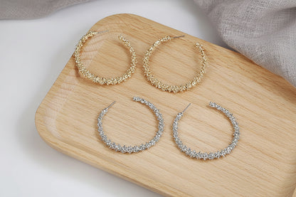 Boucles d’oreilles créoles Glam Circle – Strass grand cercle