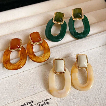 Boucles d’oreilles résine – Carrées creuses pour femme
