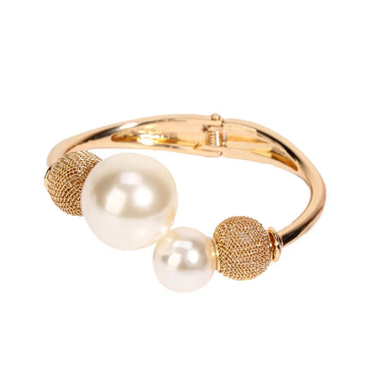 Bracelet Manchette Luxe – Métal doré & perles