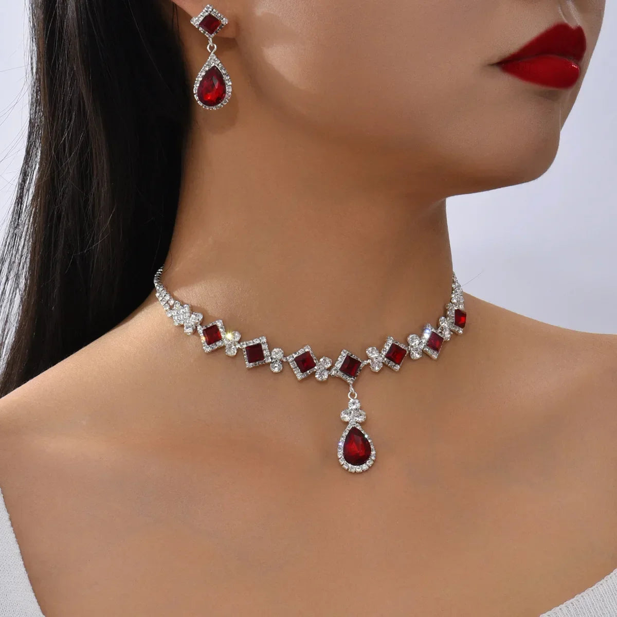 Ensemble Bijoux Élégance – Collier & Boucles 3 pièces