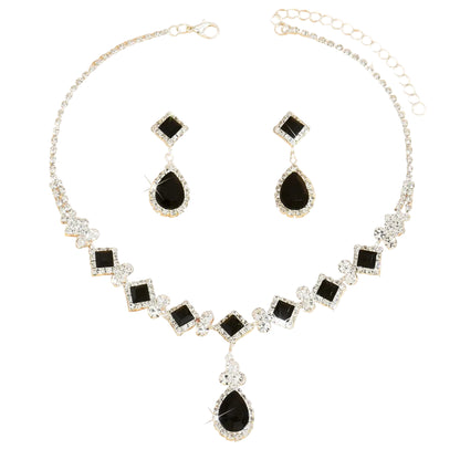Ensemble Bijoux Élégance – Collier & Boucles 3 pièces
