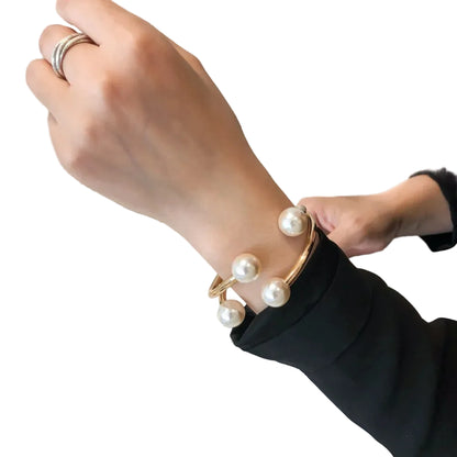 Bracelet Manchette Luxe – Métal doré & perles