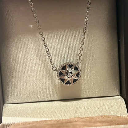 Collier Élégance Noire – Pendentif agate noire plaqué or 18K