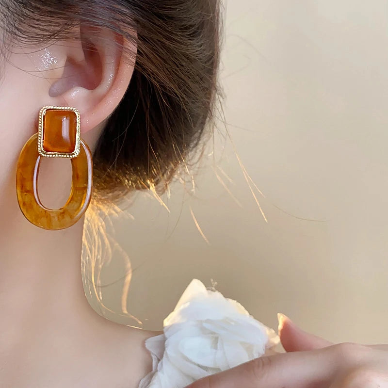 Boucles d’oreilles résine – Carrées creuses pour femme