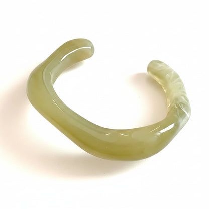 Bracelet Ondulé Bold – Résine épaisse pour femme