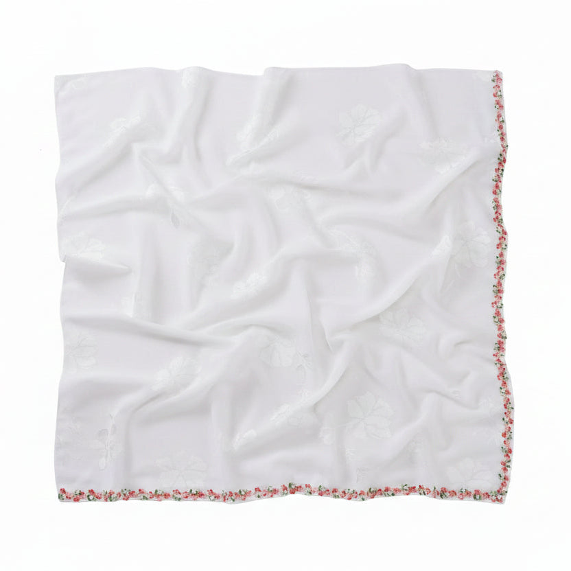 Écharpe en dentelle florale perlée, style chic et élégant
