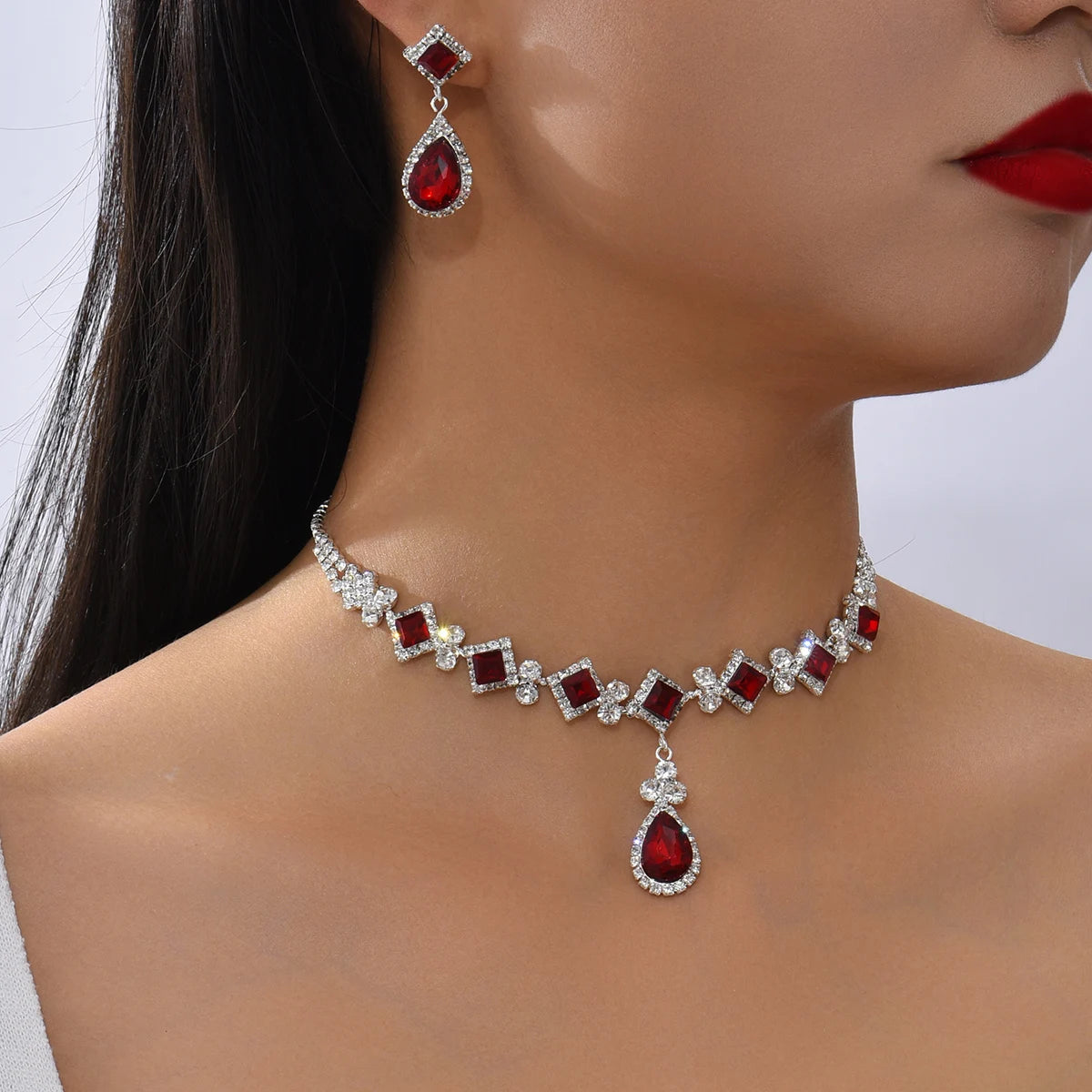Ensemble Bijoux Élégance – Collier & Boucles 3 pièces