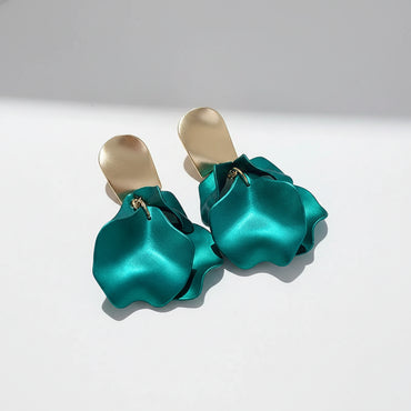Boucles d’oreilles florales multicolores femme – tendance pétales
